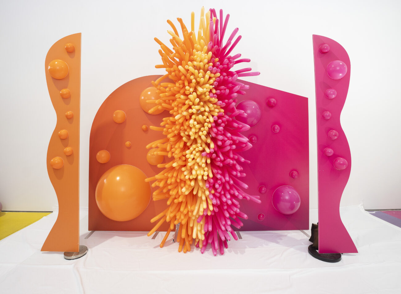 Spiky balloon wall