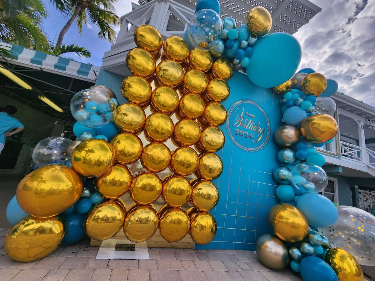 Luxe balloon wall - Image 2